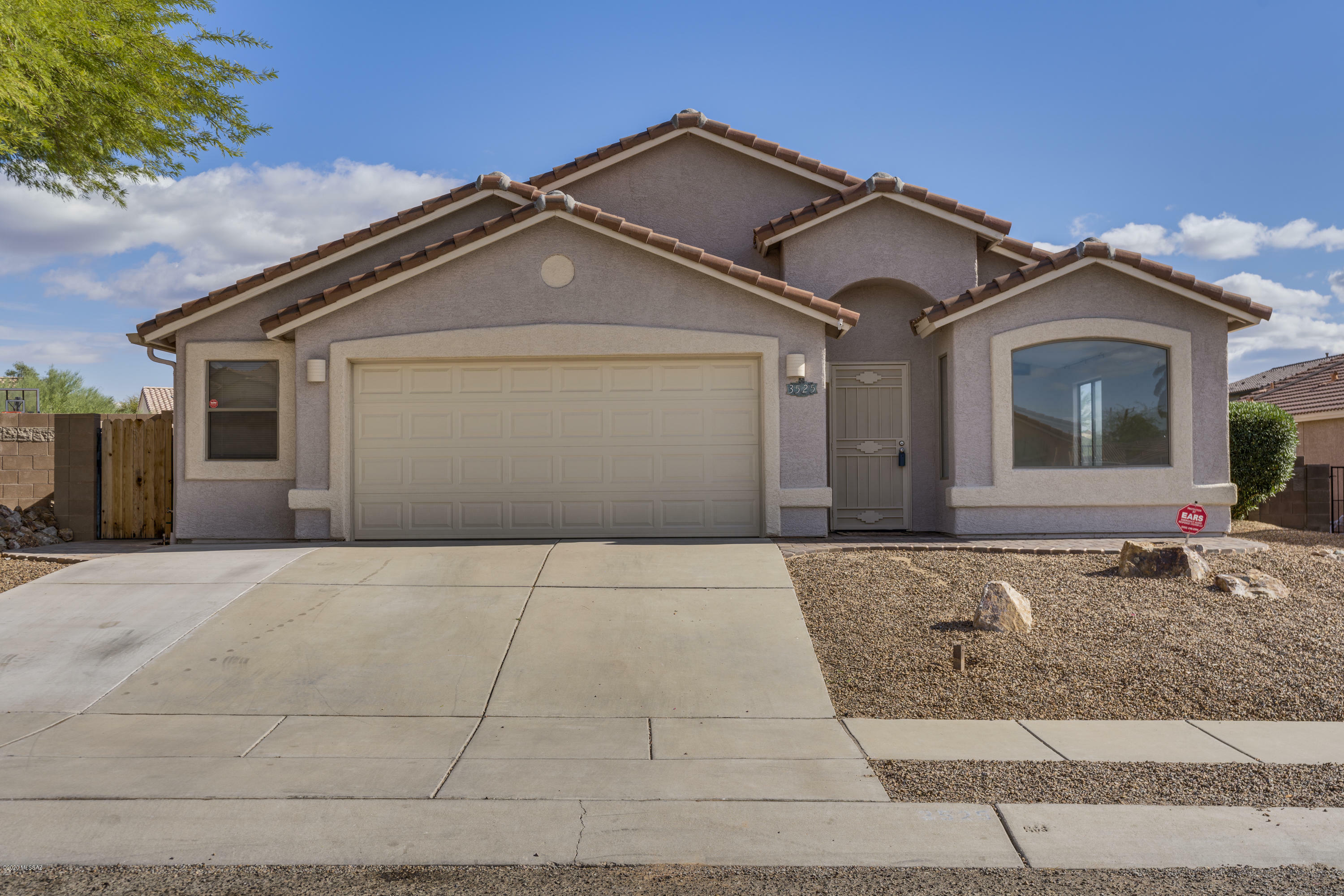 Property Photo:  3525 W Lenihan Lane  AZ 85742 