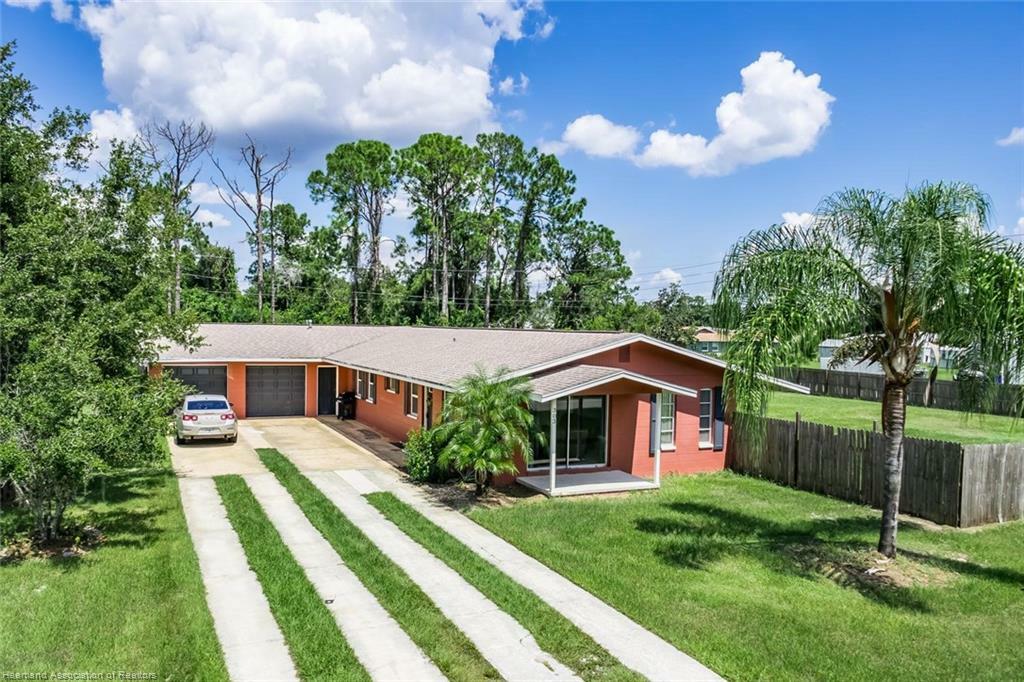 Property Photo:  303 Thrush Avenue  FL 33870 