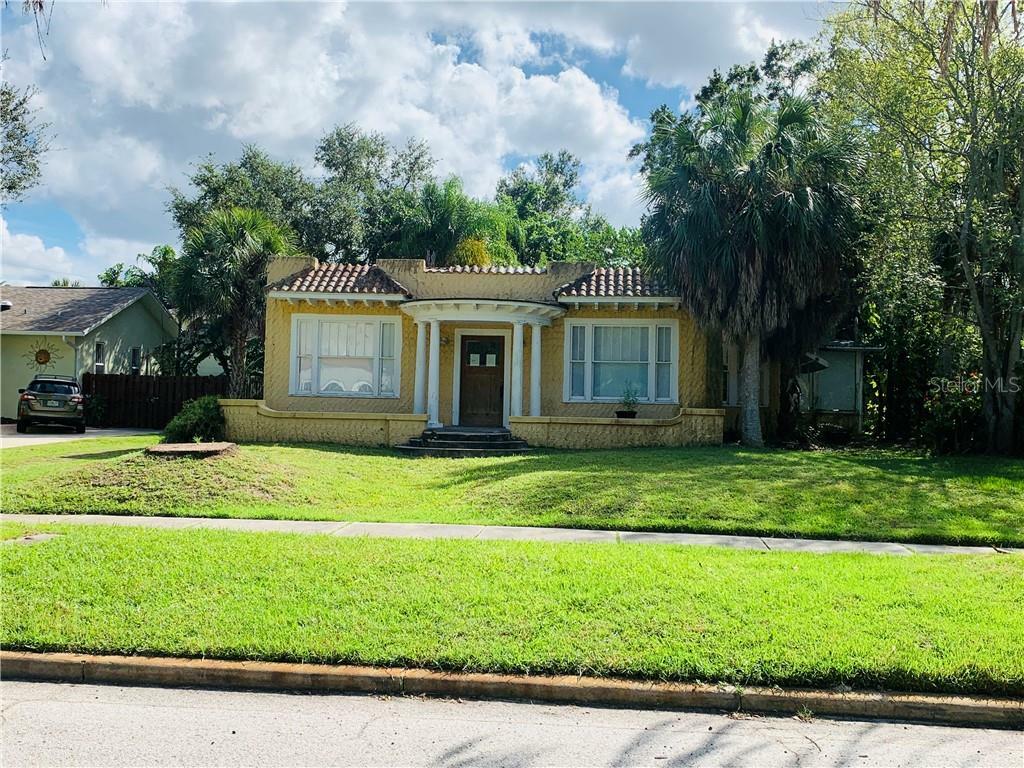 Property Photo:  227 Aberdeen Street  FL 34698 