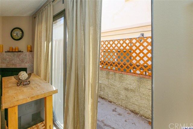 Property Photo:  635 E Angeleno Avenue D  CA 91501 