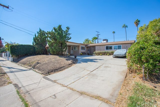 Property Photo:  6461 Yolanda Avenue  CA 91335 