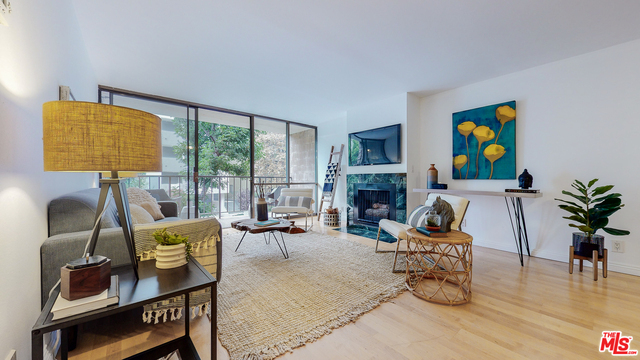 10966 Rochester Ave 1C  Los Angeles CA 90024 photo