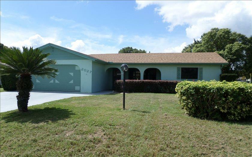 Property Photo:  2027 Jackson Heights Drive  FL 33870 