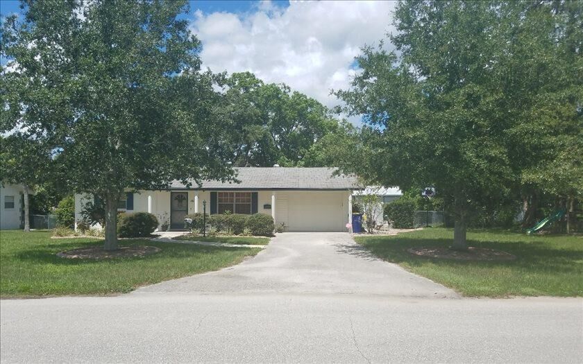 Property Photo: 16 Forest Hill Drive FL 33825