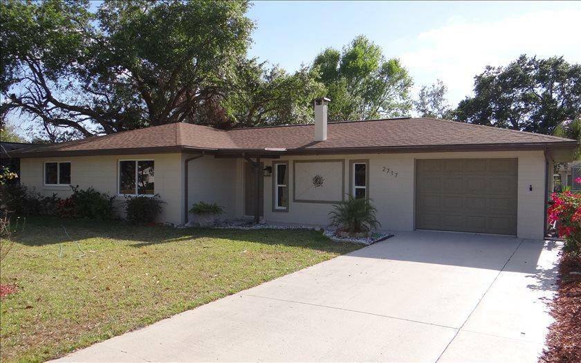 Property Photo:  2717 Queenswood Drive  FL 33870 