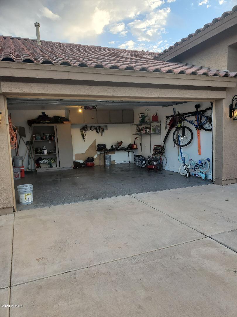 Property Photo: 5013 W Siesta Way AZ 85339