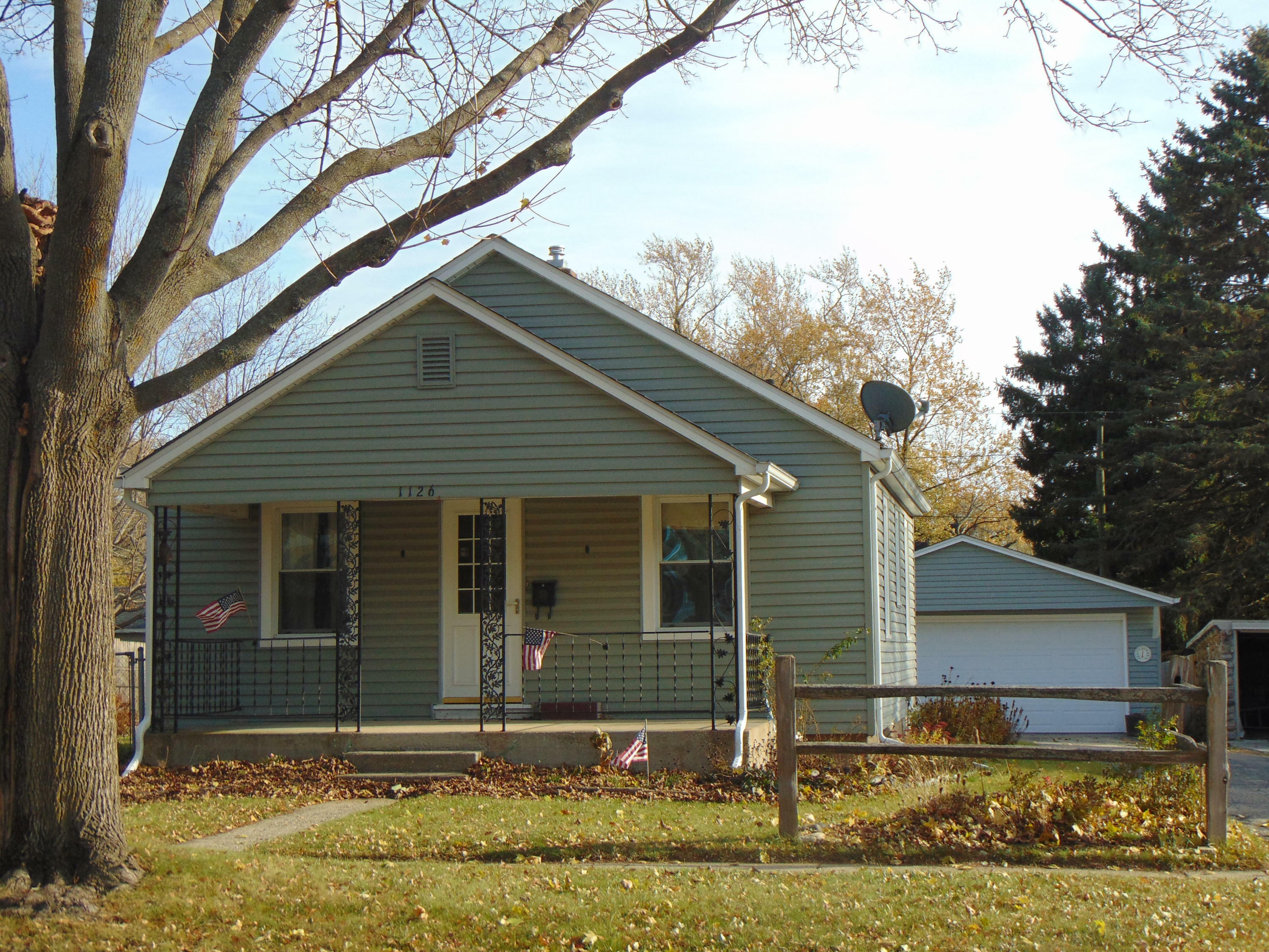 Property Photo: 1126 Barnes St WI 53115