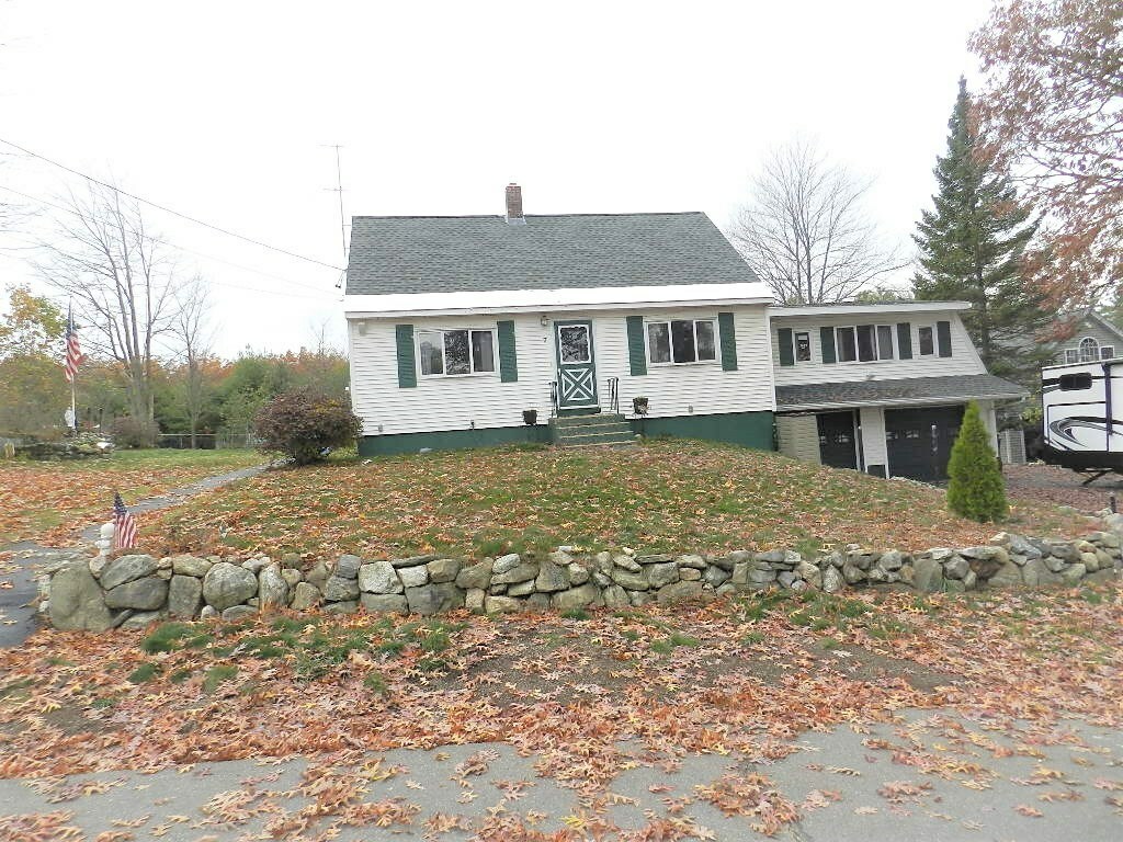 Property Photo:  7 Hillcrest Drive  NH 03054 