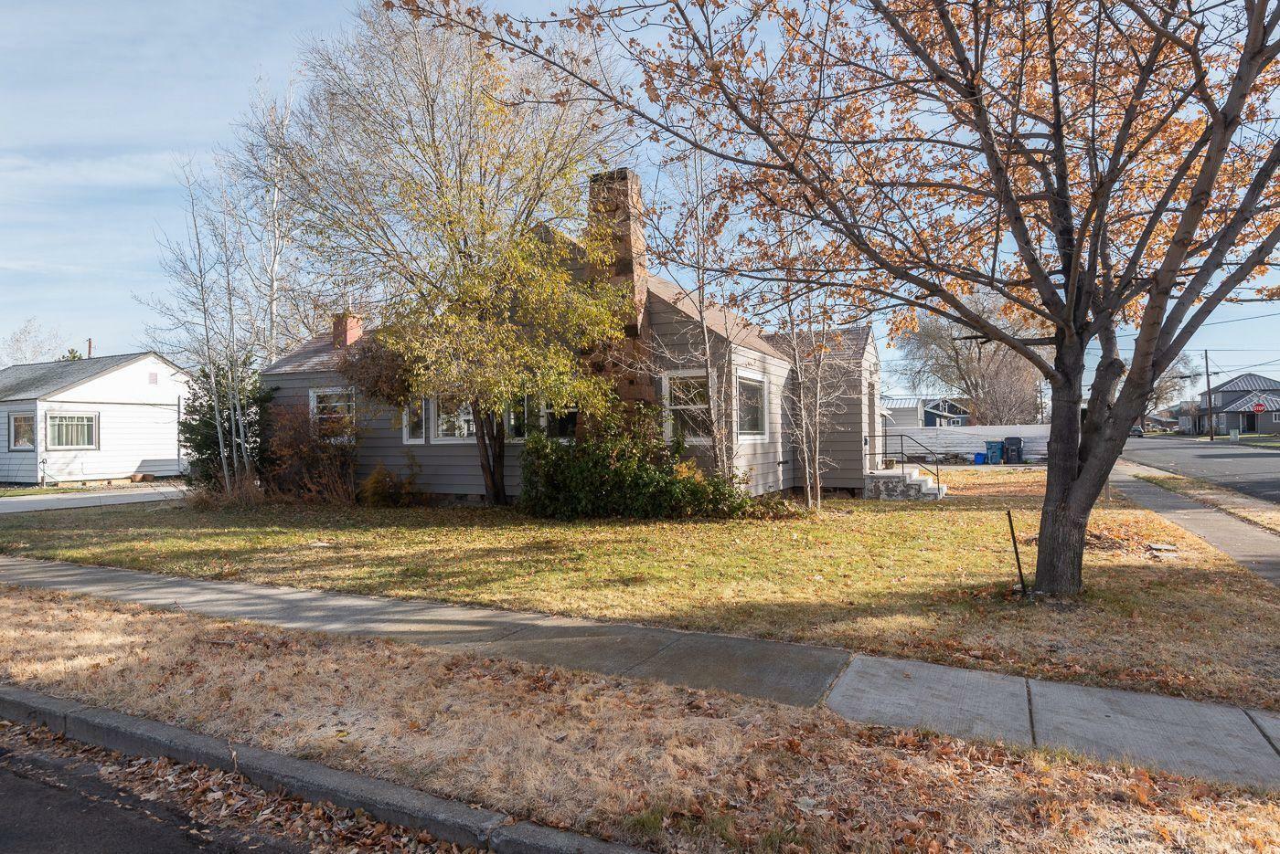 Property Photo:  737 NW Elm Avenue  OR 97756 