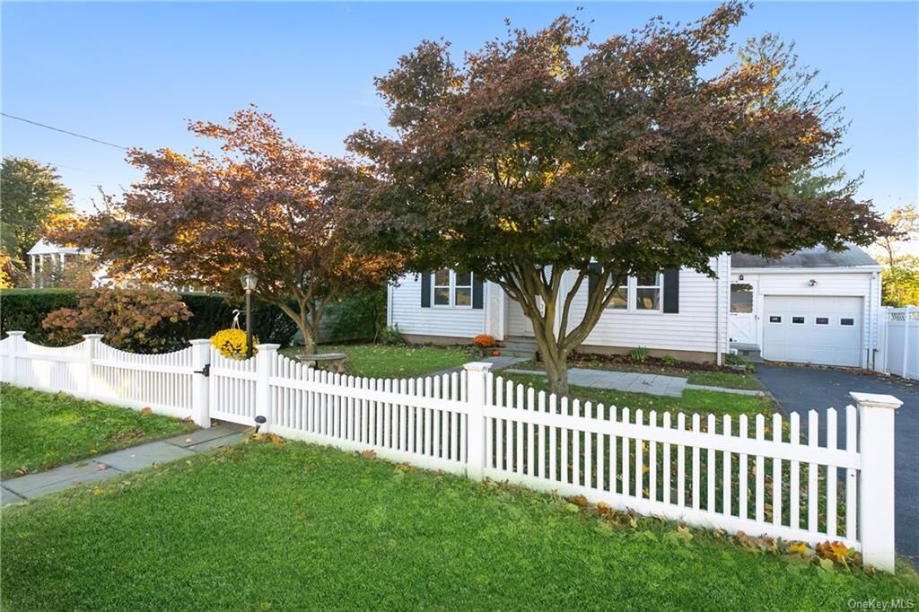 Property Photo:  138 Bannon Avenue  NY 10511 