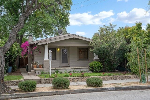 Property Photo:  924 Indiana Avenue  CA 91030 
