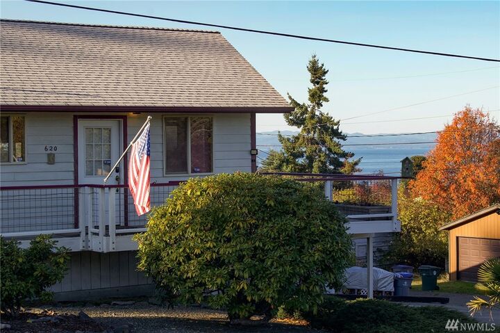 Property Photo: 620 S M St WA 98363