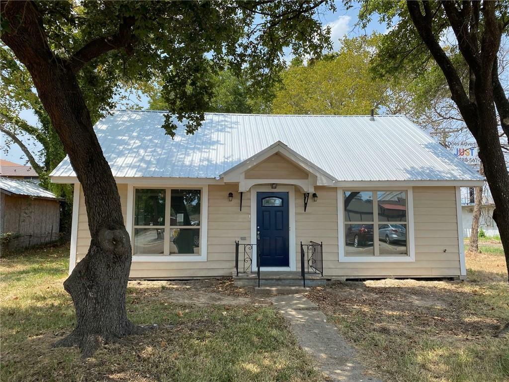 Property Photo:  106 Evans Street  TX 77859 