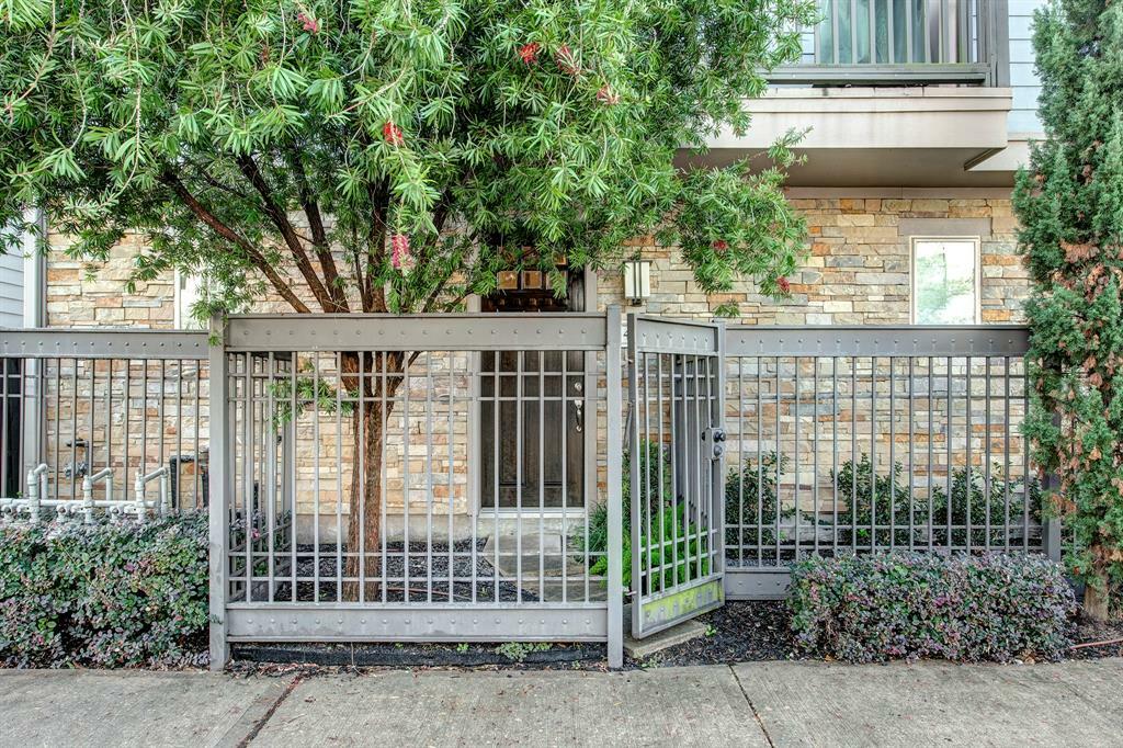 Property Photo:  4309 Schuler Street  TX 77007 