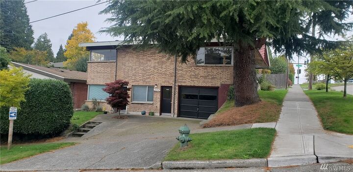 Property Photo: 2372 48th Ave SW WA 98116
