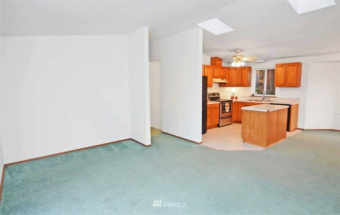 Property Photo:  140 NE Rainier Place S  WA 98528 