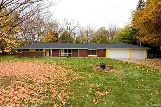 Property Photo: 33727 Argonne Road MI 48335