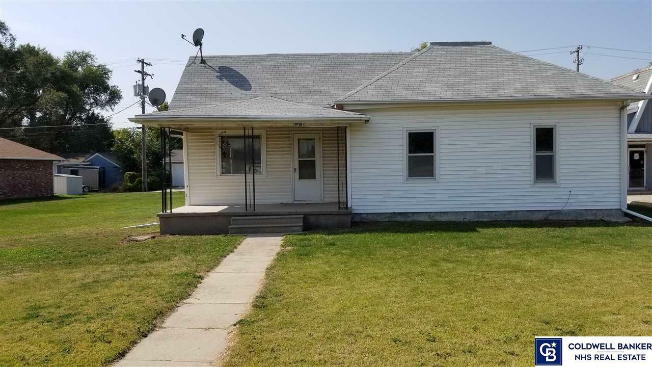 Property Photo:  1719 N Lincoln  NE 68467 