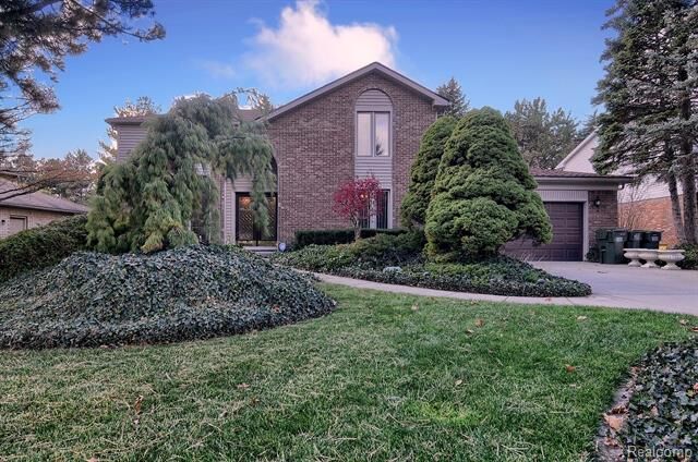 Property Photo: 599 Middlebury Lane MI 48309