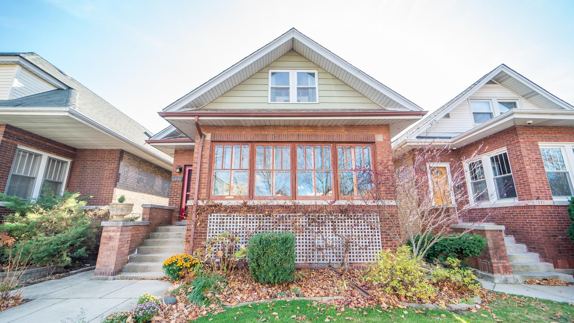 Property Photo:  5335 W Cuyler Avenue  IL 60641 