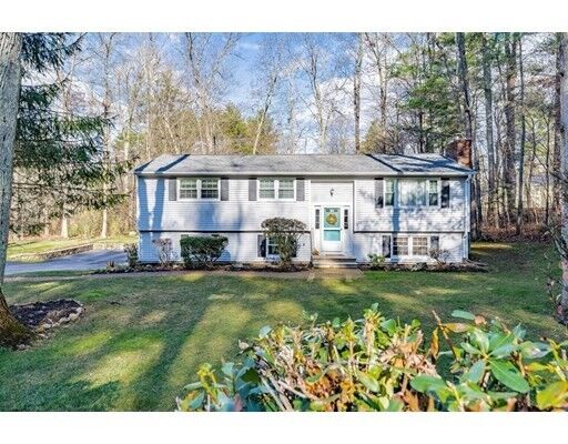 Property Photo:  33 Woodlawn Dr  MA 01566 