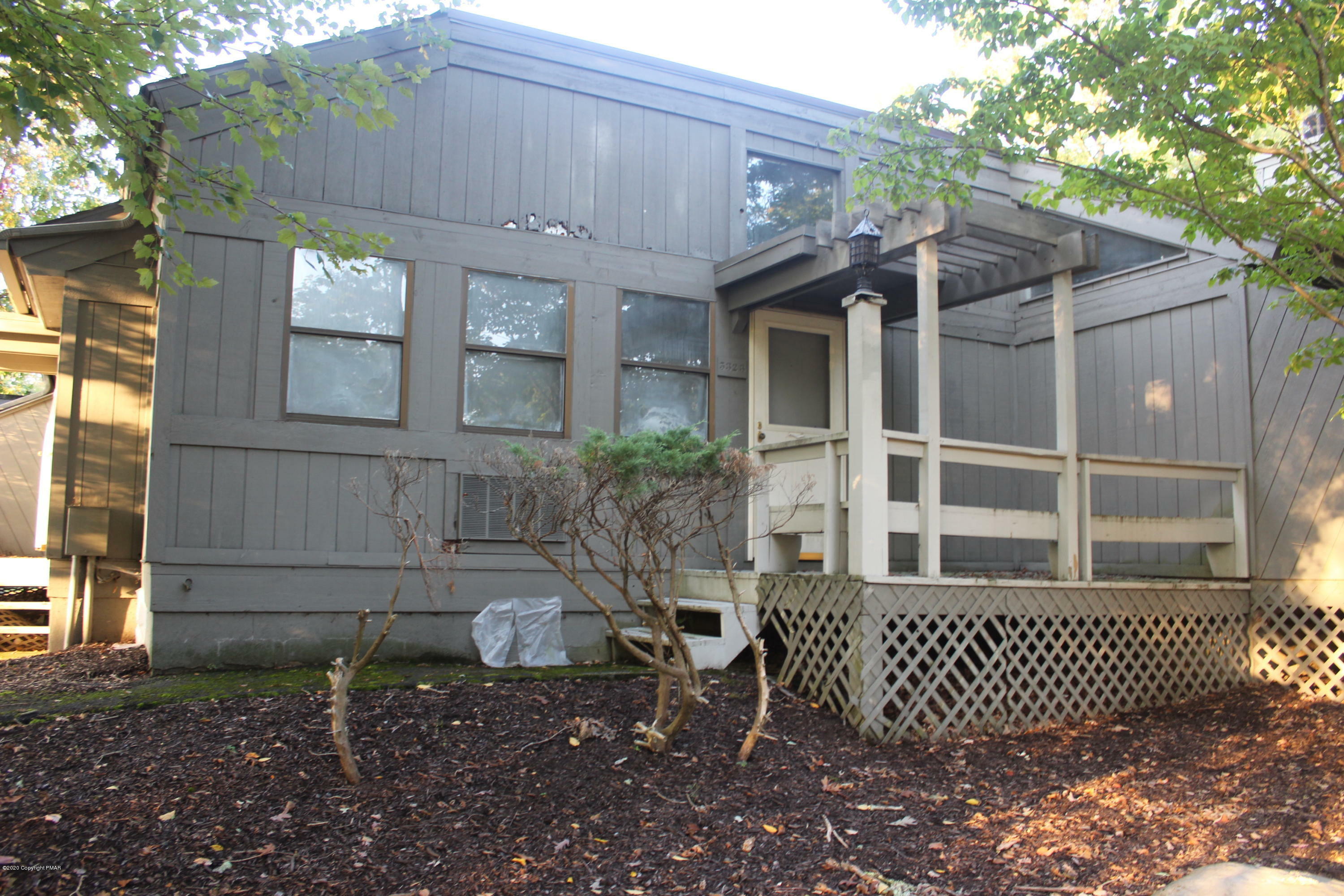 Property Photo:  113 Condor Drive Unit 32  PA 18371 