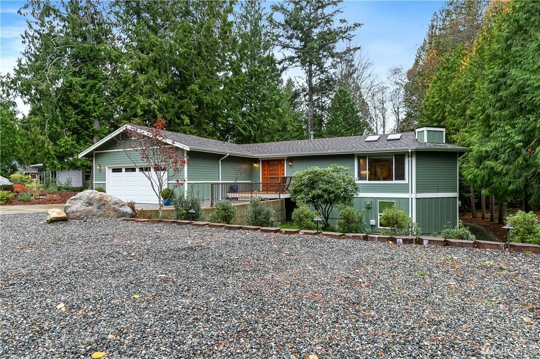 Property Photo:  4205 Ridgewood Ave  WA 98229 