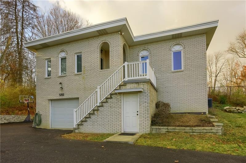 Property Photo:  581 Lucas Ln  PA 15037 