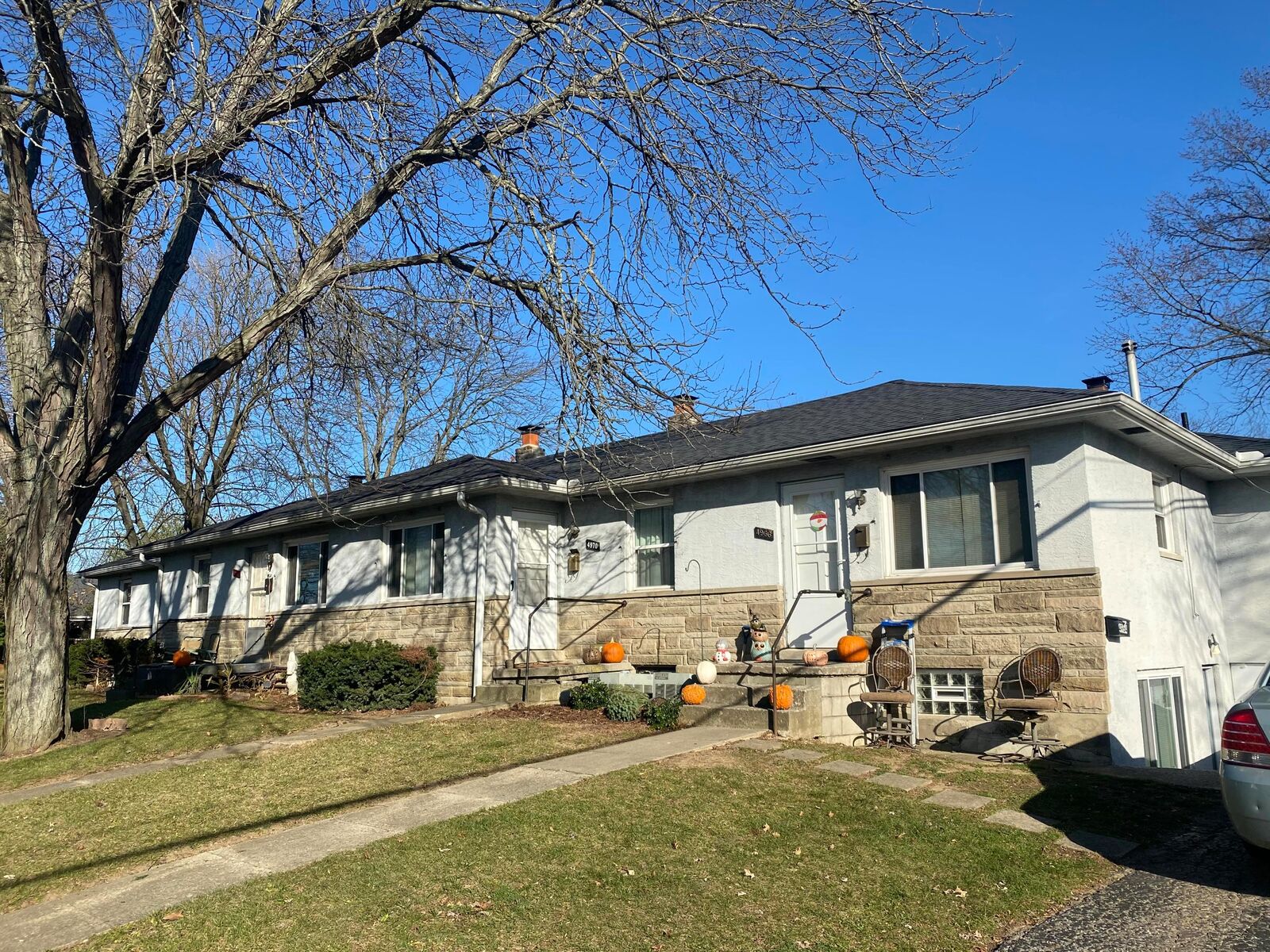 Property Photo:  4964 Fuller Drive  OH 43214 