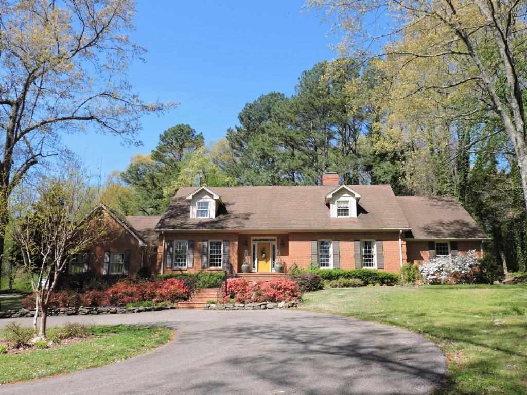 Property Photo:  1697 N Highland Avenue  TN 38301 