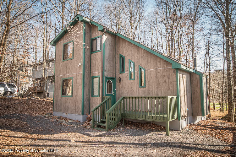 Property Photo:  38 North Fairway Drive  PA 18436 