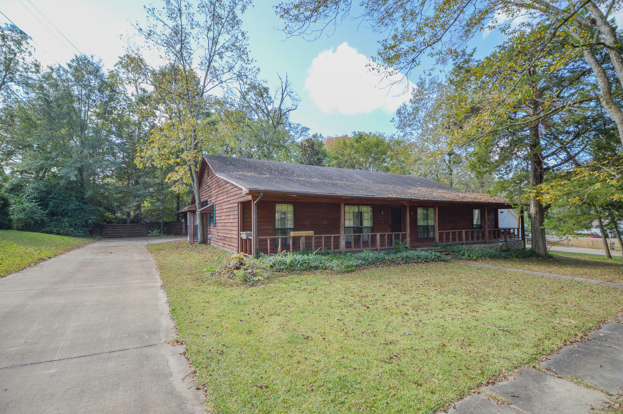 Property Photo:  102 Brittany Ln  MS 39759 