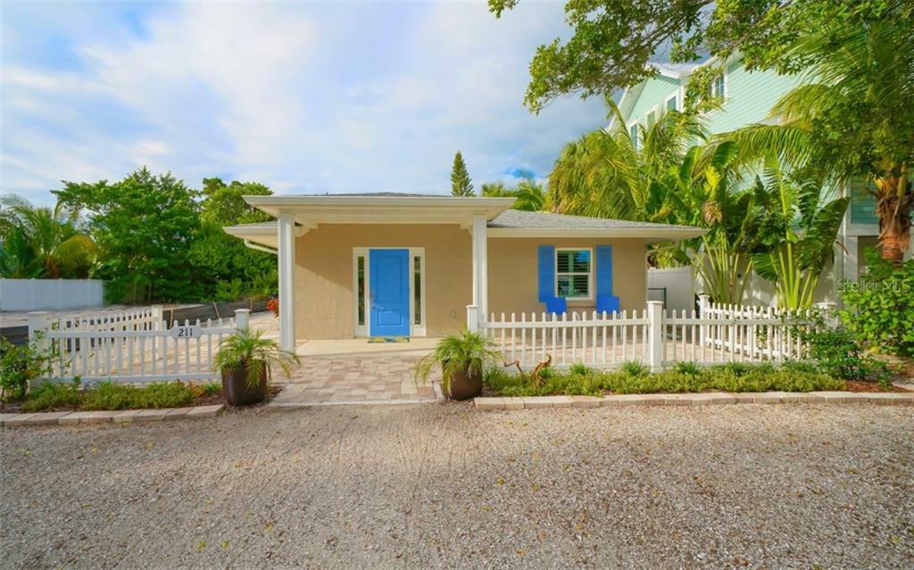 Property Photo:  211 Grant Drive  FL 34236 