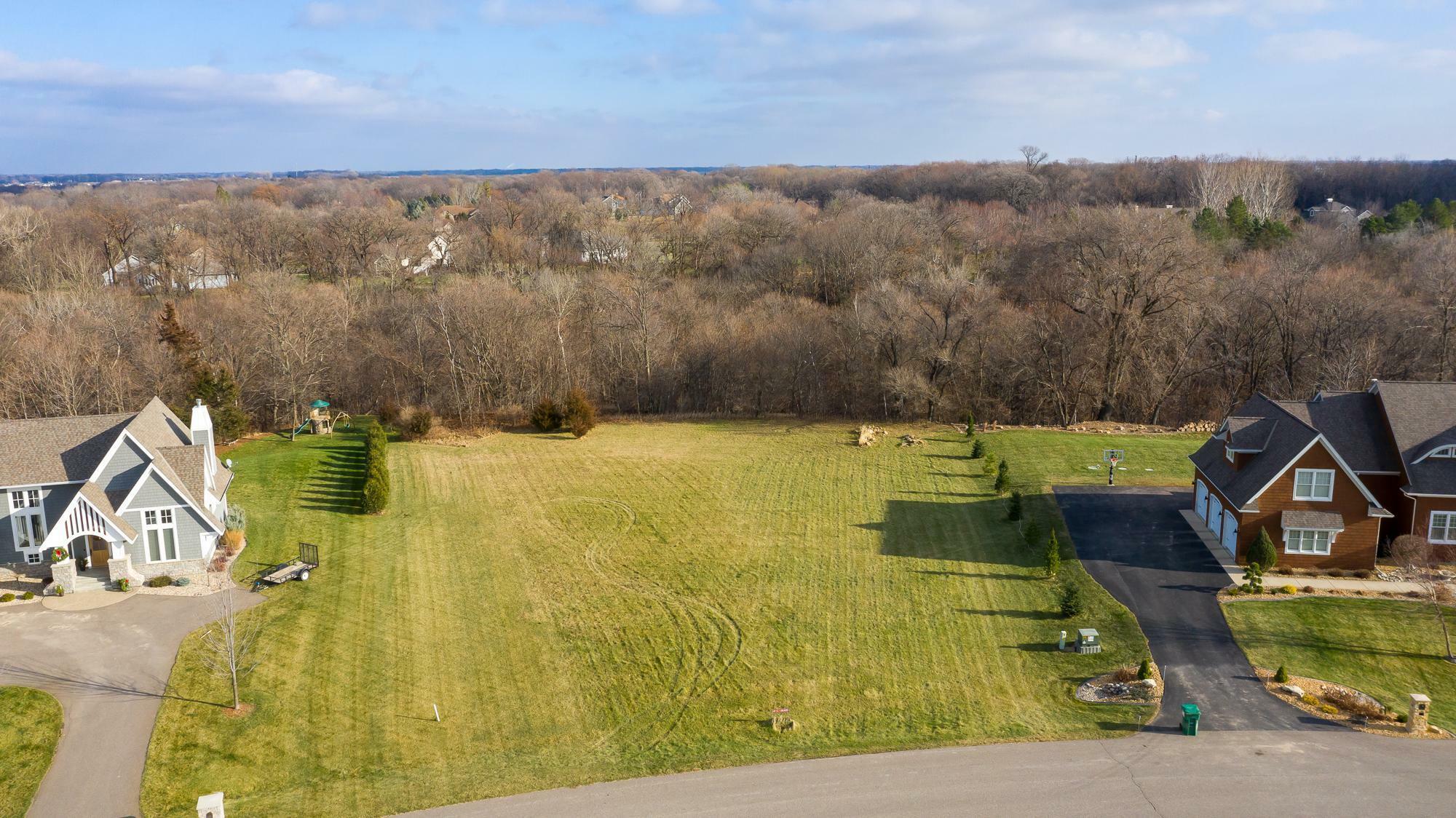 Property Photo: 165 Summerfield Trail MN 56001