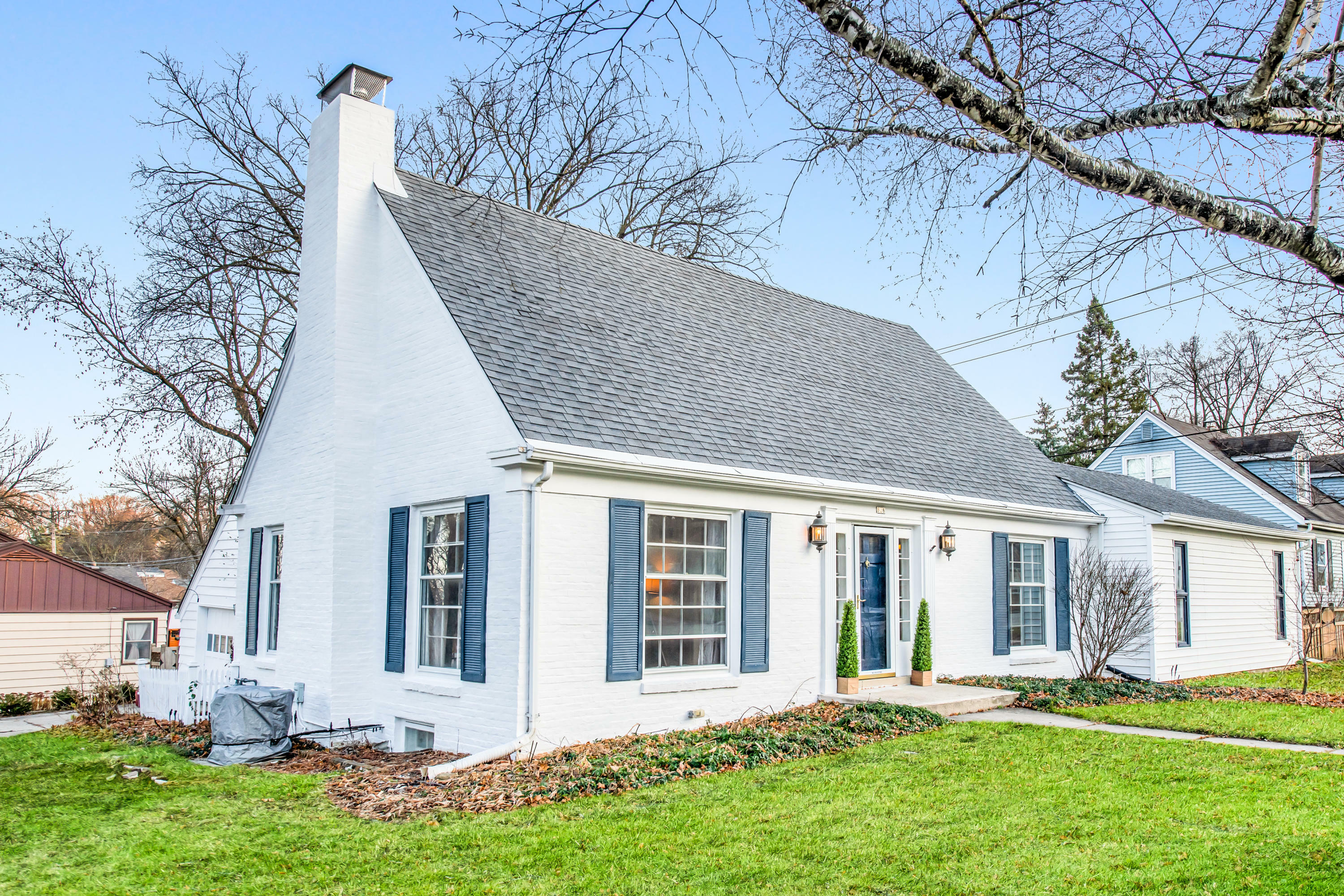 Property Photo: 826 N 115th St WI 53226