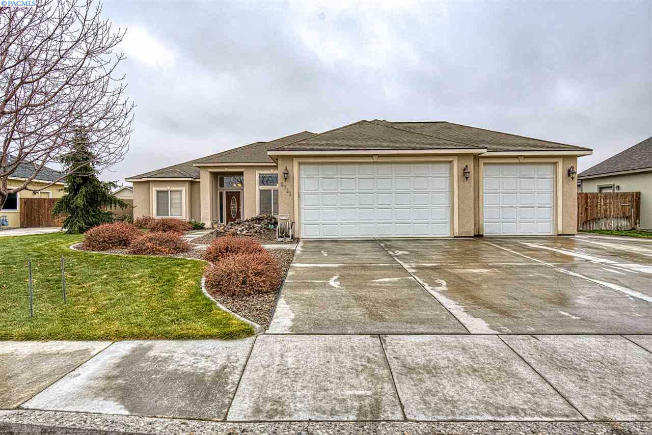 Property Photo:  8711 W Clearwater Pl  WA 99336 