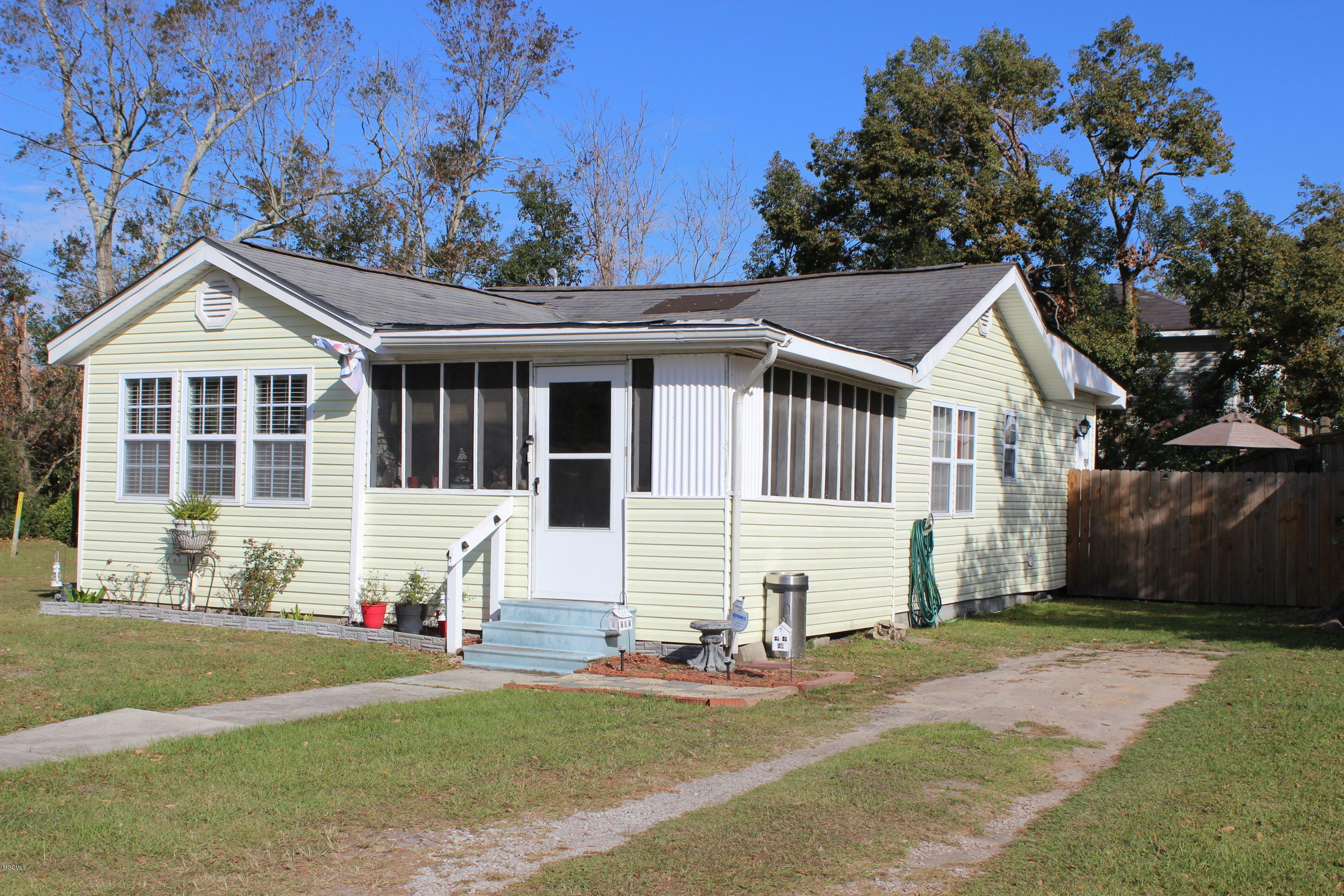 1620 Pratt Ave.  Gulfport MS 39501 photo