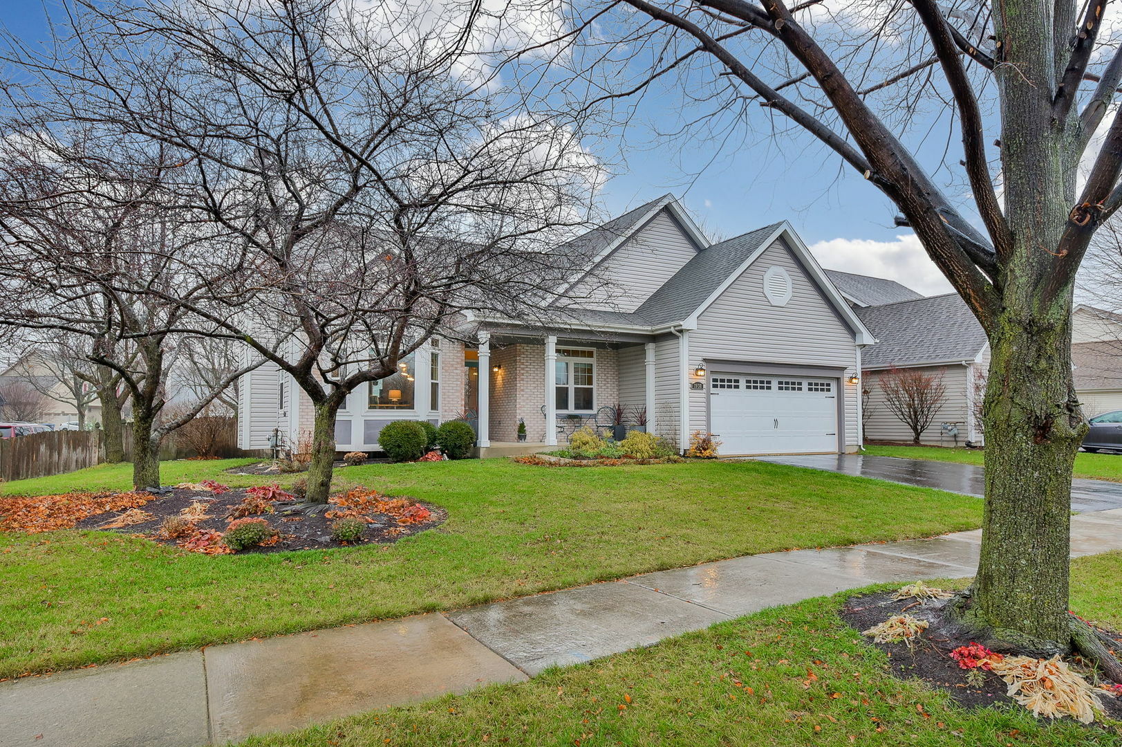 Property Photo: 1938 Pointe Boulevard IL 60504
