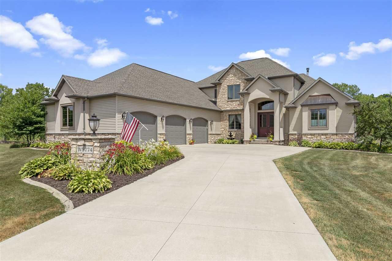 Property Photo:  W5774 Turnberry Drive  WI 54952-9776 