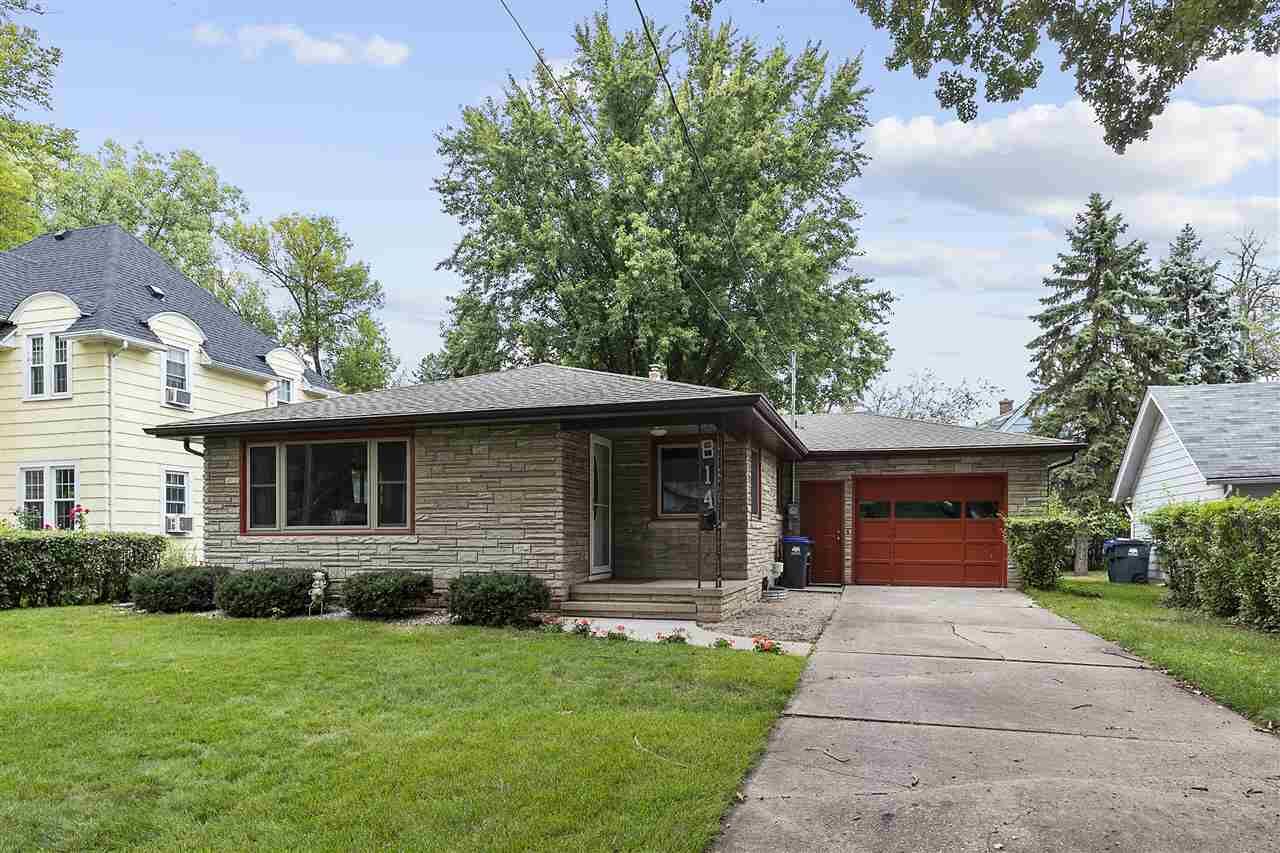 Property Photo: 814 Hewitt Street WI 54956-2839