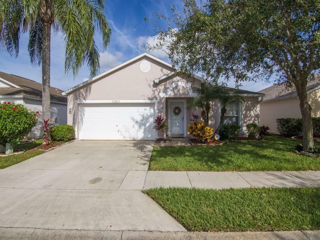 Property Photo:  1052 S 13th Square  FL 32960 