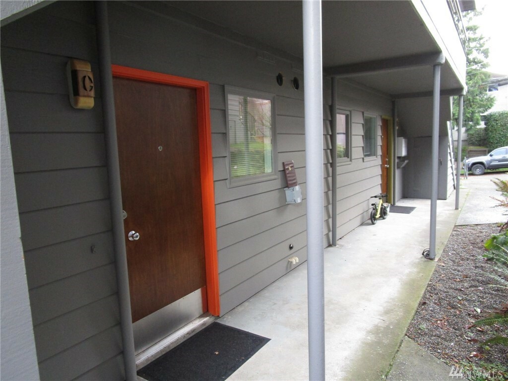 Property Photo:  310 N 72nd St  WA 98103 