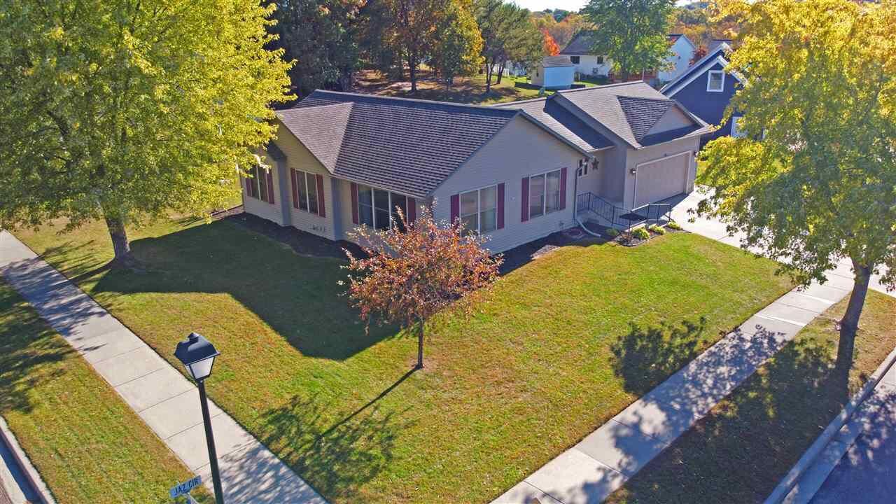 Property Photo:  44 Jaz Cir  WI 53959 