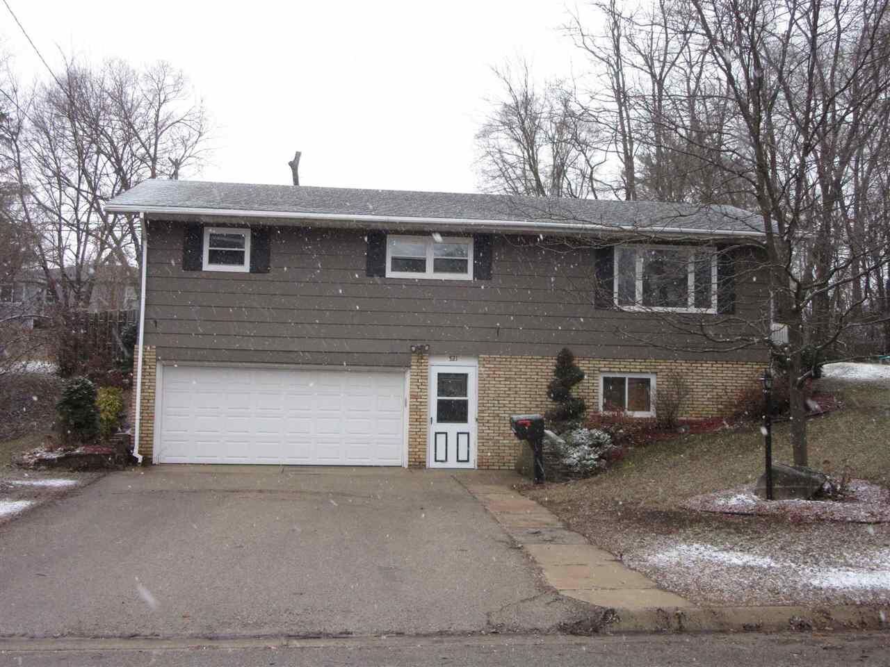 Property Photo:  821 East Edgewater St  WI 53901 