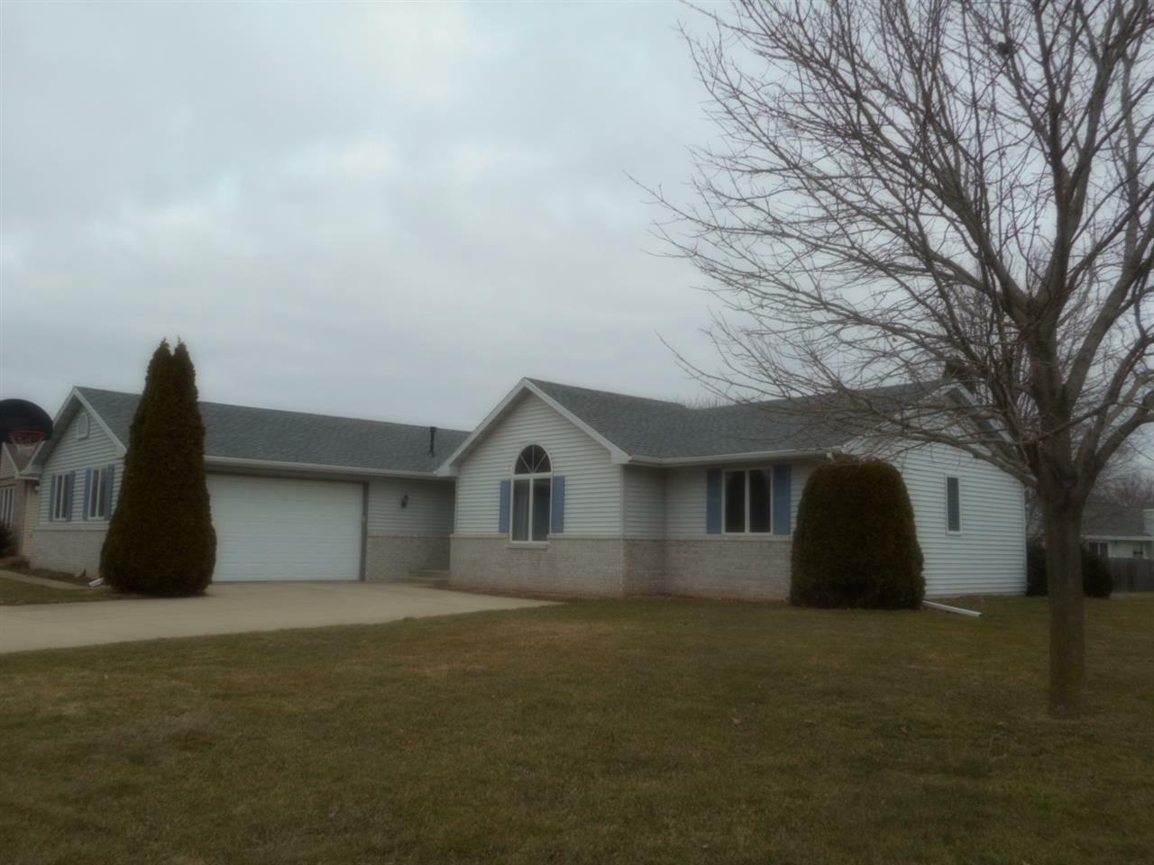 1606 Lee Ln  Janesville WI 53546 photo