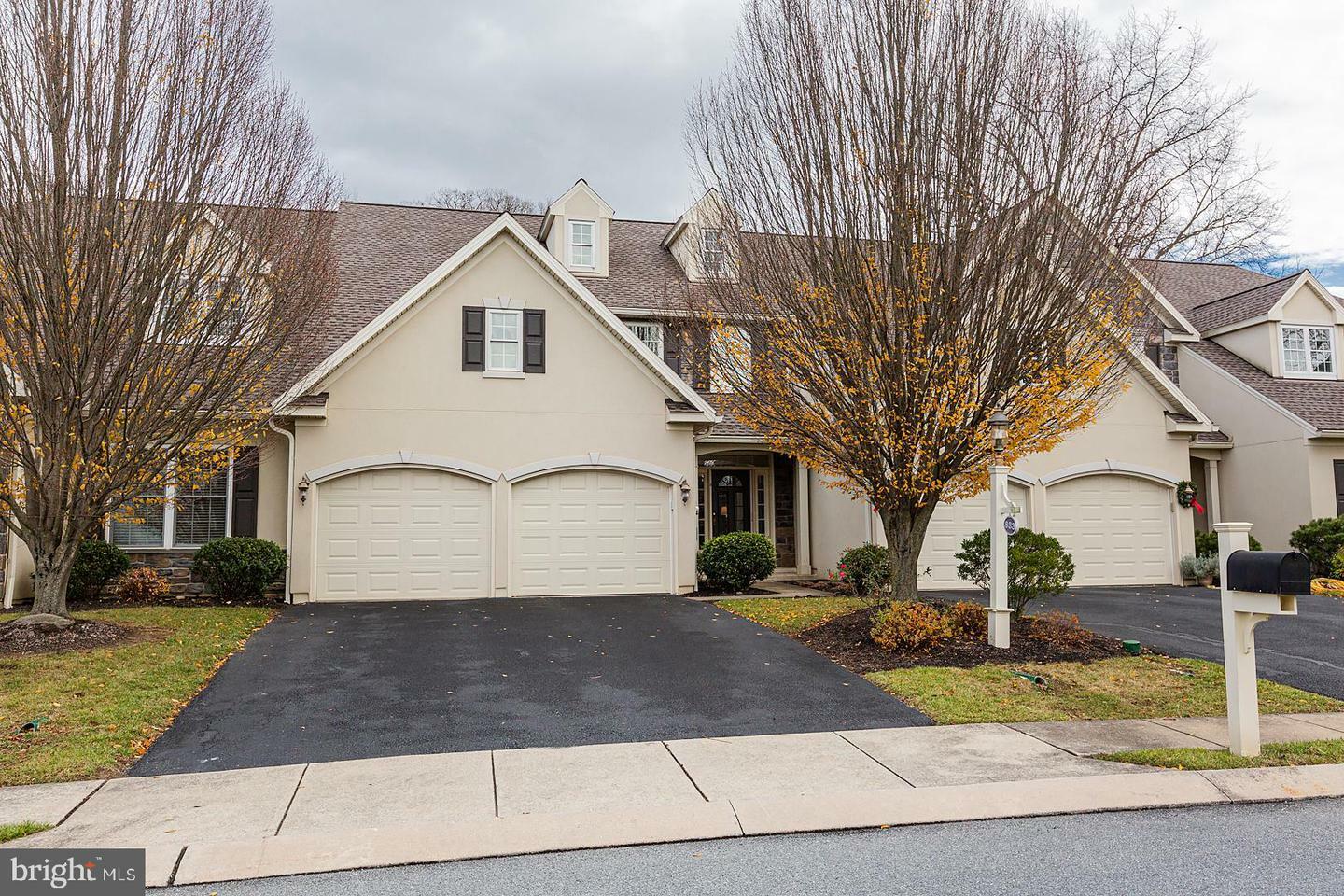 Property Photo:  833 Huntington Place  PA 17601 