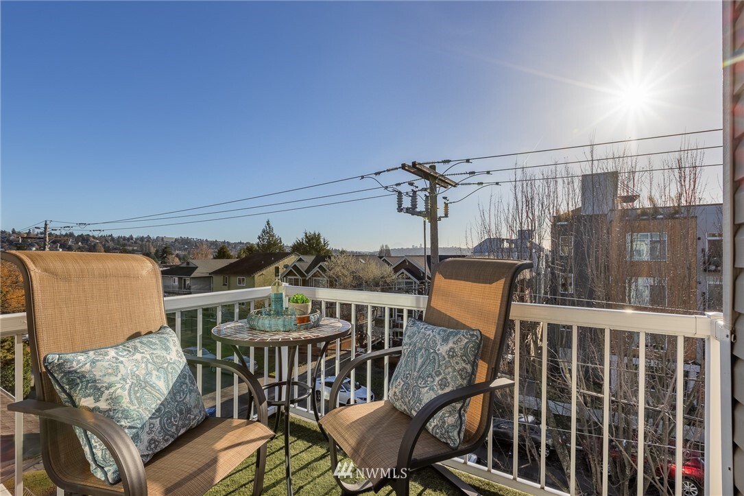 Property Photo: 1442 NW 63rd Street 302 WA 98107