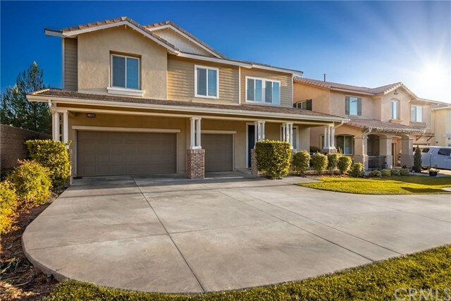 Property Photo:  10806 Hanford Way  CA 92503 