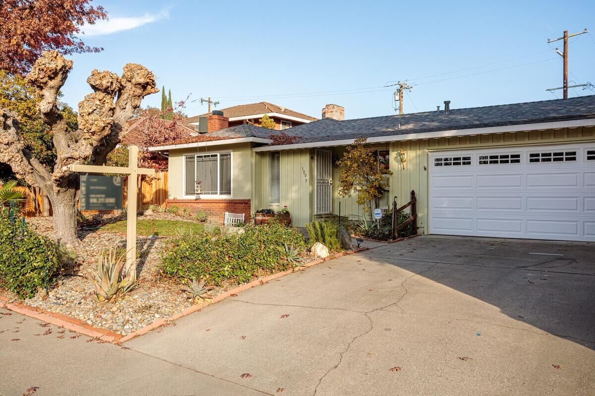 Property Photo: 1905 Deerwood Street CA 95691