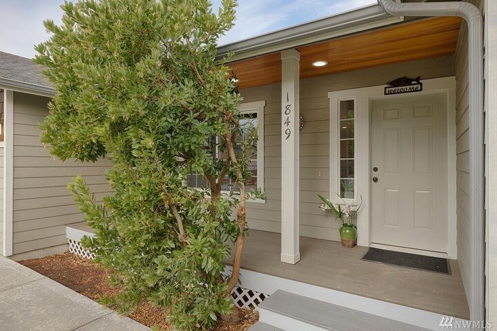 Property Photo: 1849 Elhardt St WA 98282